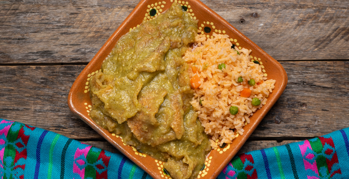 Chincharrón en salsa verde con arroz